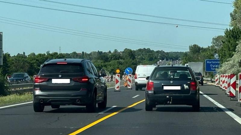Friss hír: Vadon élő állatot ütöttek el az M7-es autópályán, ami jelentős forgalmi dugót okozott a Balaton irányába.