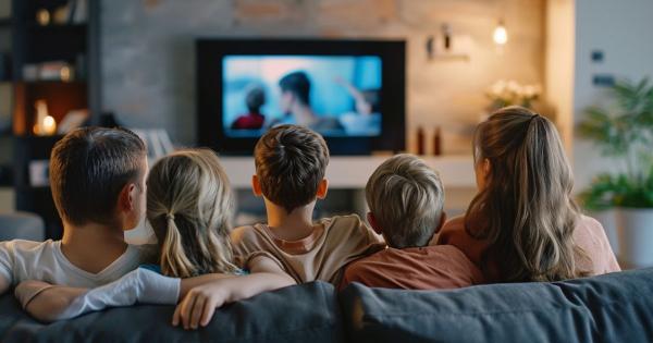 Nyári szünet a digitális világban: Milyen módszerekkel óvhatjuk meg gyermekeinket a kibertér kihívásaitól?