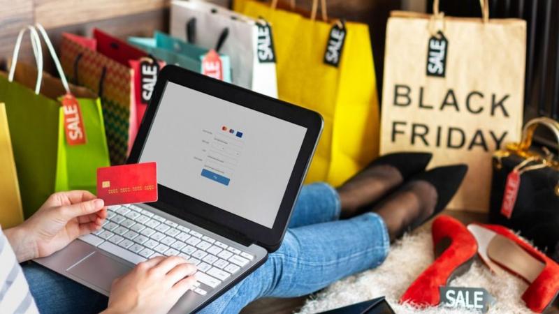 Fekete Péntek: Több mint száz bolt készül a nagy leárazásokra – így maximalizálhatod a vásárlásaidat, különben rosszul járhatsz!