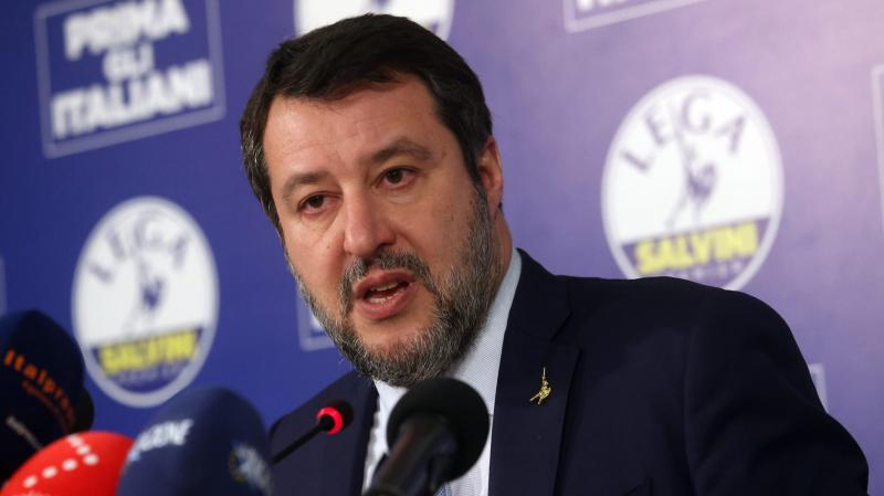 Matteo Salvini hangsúlyozta, hogy az illegális migráció megfékezése nem csupán egy politikai cél, hanem alapvető kötelesség, amelyet komolyan kell venni, és amely nem tekinthető bűncselekménynek.