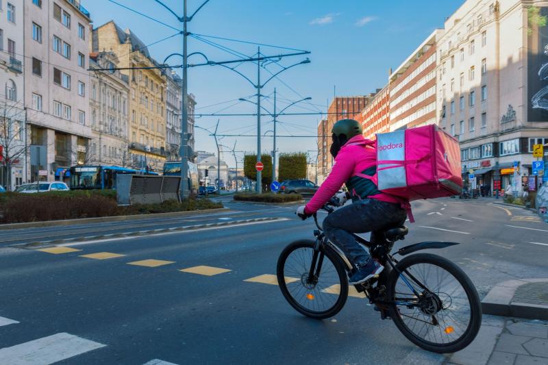 Figyelemre méltó teljesítmények a Foodora háza táján: előfordult, hogy egy rendelést mindössze 4 perc alatt kézbesítettek! - Liner.hu