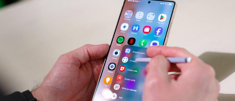Samsung böngészőjébe érkezik az One UI 8, amely az AI technológia segítségével képes összegzéseket készíteni a videókról - Smarteast.