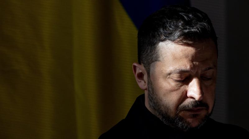 Korrupciós vádak alapján őrizetbe vették Zelenszkij hivatalának egykori vezetőjét.