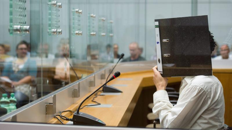 Egy elítélt ISIS-szimpatizáns több mint százezer eurót követel Németországtól a távozása miatt.