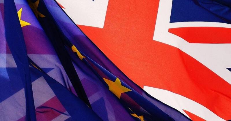 Egy kis módosítással talán újra élvezhetik a fiatalok a mozgás szabadságát: a Brexit hatásai némileg enyhülhetnek.