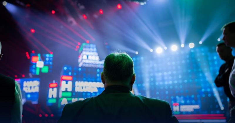 Orbán Viktor hadsereget toborzott, és az elitalakulat máris akcióba lépett.