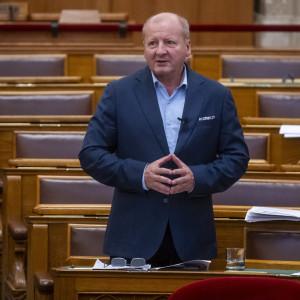 A KDNP javaslatot készül benyújtani, amelynek célja, hogy minden üzletben kötelezően legyen legalább egy hagyományos pénztár.