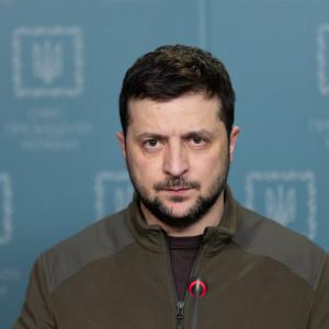 Zelenszkij a tárgyalásokra időzített, cinikus orosz támadásról nyilatkozott, hangsúlyozva, hogy ez a lépés nemcsak a diplomáciai erőfeszítések meghiúsítására irányul, hanem a helyzet destabilizálására is. Az ukrán elnök szerint az orosz fél szándékai vilá