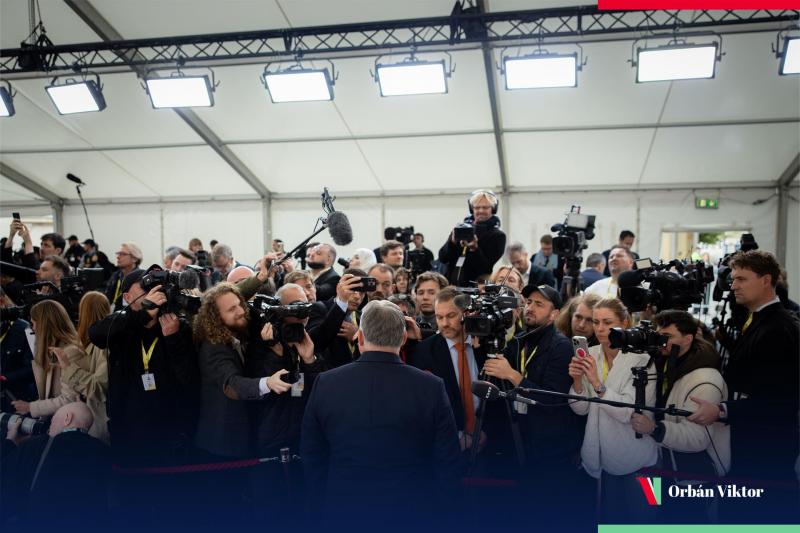 Orbán Viktor kijelentette, hogy Ukrajna uniós csatlakozása kapcsán Magyarország szerepe megkerülhetetlen.