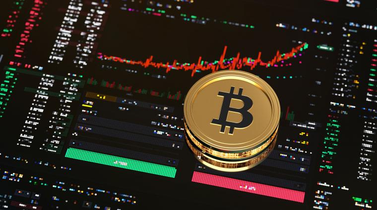 A Bitcoin árfolyama új történelmi magasságokba emelkedett, ezzel újabb mérföldkövet állítva fel a kriptovaluták világában.