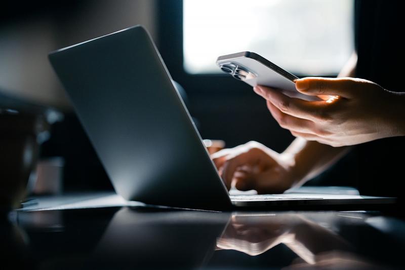 Tizenötmilliós hitel mobiltelefonon keresztül? Igen, lehetséges, de fontos, hogy alaposan megfontold a döntésedet.
