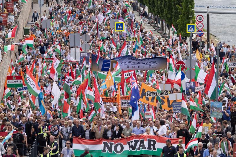 Hirtelen 16 millió forint bukkant fel a Békemeneten, és senki sem figyelt fel erre a hihetetlen pénzszórásra.