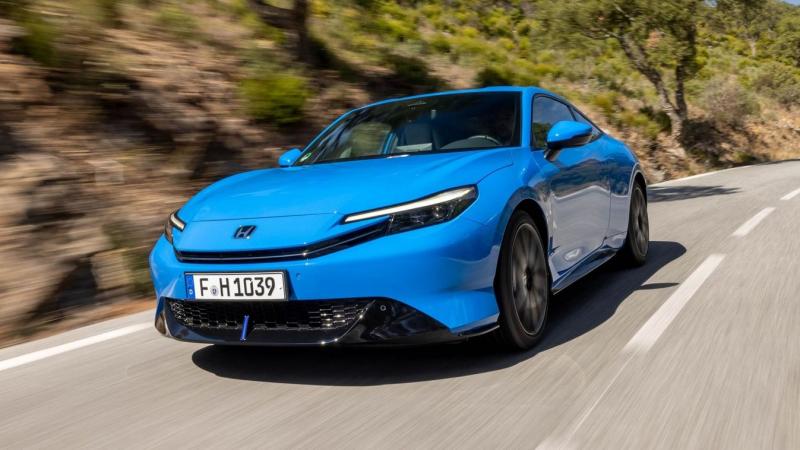 Amikor a szépség felülmúlja a sebességet - Honda Prelude tesztvezetés

A Honda Prelude nem csupán egy autó; ez egy igazi műalkotás, amely a klasszikus dizájn és a sportos teljesítmény tökéletes egyensúlyát képviseli. A tesztvezetés során nem csupán a moto