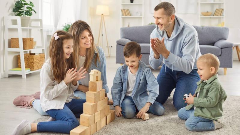 Pénzeső november: az édesanyák és a nyugdíjasok is kedvező helyzetbe kerülnek!