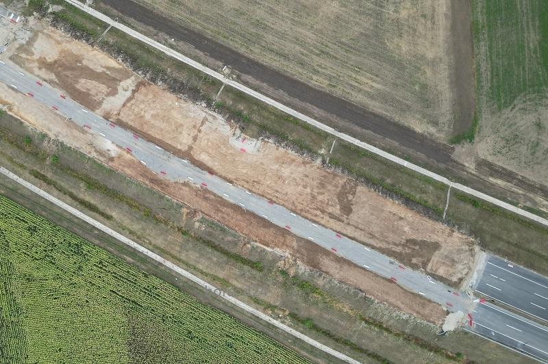 Lázár János már a fenyegetőzés szintjére lépett az M30-as ügyével kapcsolatban, de úgy tűnik, hogy a minisztert a saját követői sem kímélik.