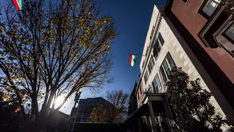 Magyar energetikai szakemberek és vezetők egy különleges delegációja látogatott el Washingtonba, hogy elősegítse az amerikai-magyar együttműködés fellendítését a fenntartható energia terén.